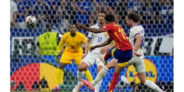 A Espanha eliminou duas seleções com maior probabilidade de vencer o campeonato consecutivo A Espanha eliminou duas seleções com maior probabilidade de vencer o campeonato consecutivo